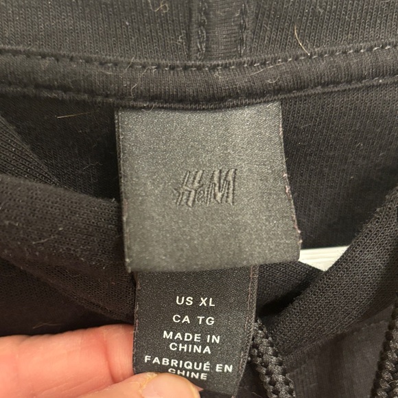 H&M Black Sweater with Floral Design - Picture 3 of 4